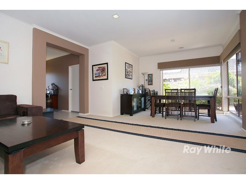 7 Ogle Way, Cranbourne North VIC 3977
