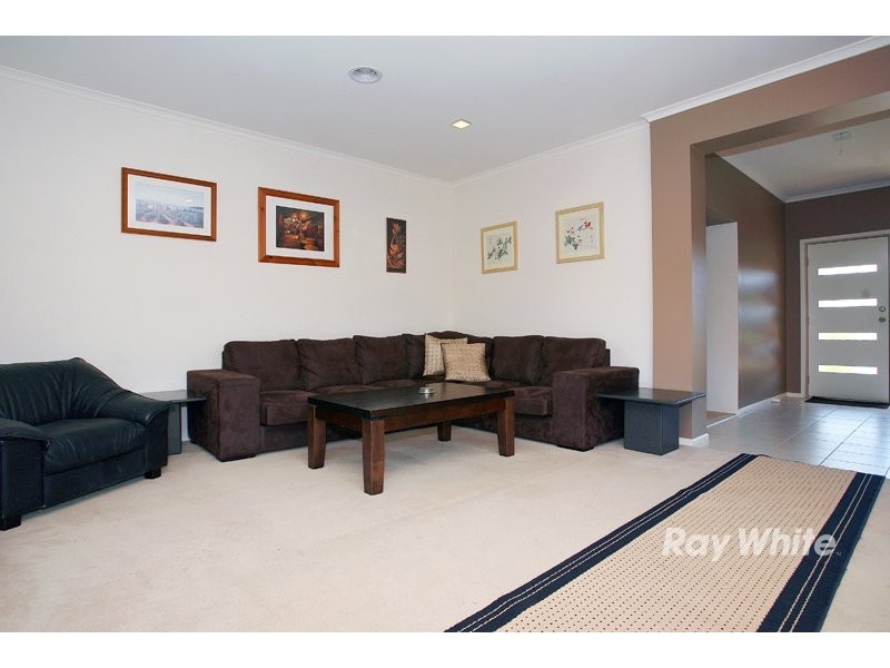7 Ogle Way, Cranbourne North VIC 3977