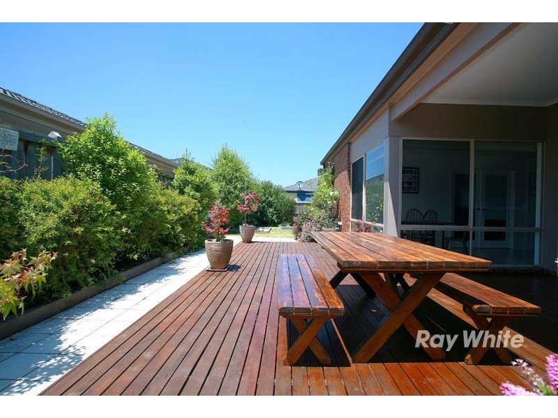 7 Ogle Way, Cranbourne North VIC 3977