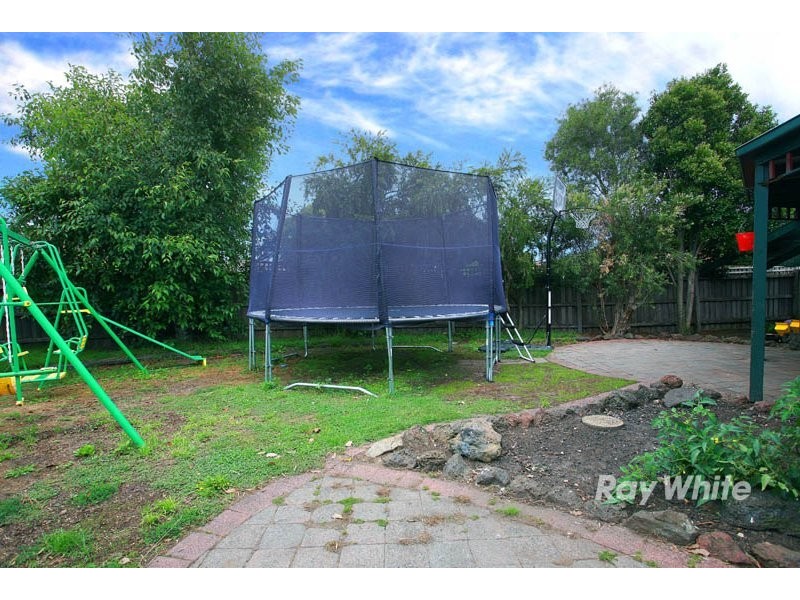 4 Jacinta Drive, Cranbourne VIC 3977