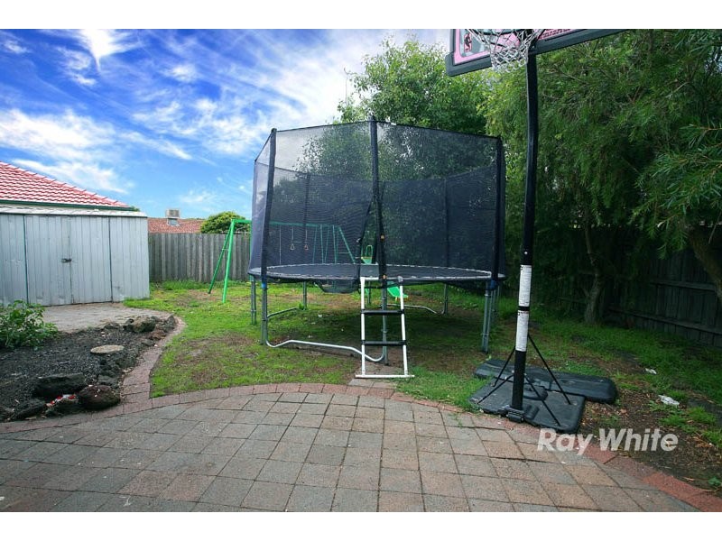 4 Jacinta Drive, Cranbourne VIC 3977