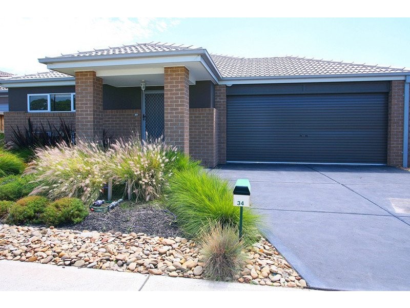 34 Bluemist Circuit, Lyndhurst VIC 3975