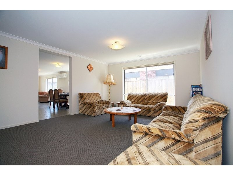 34 Bluemist Circuit, Lyndhurst VIC 3975