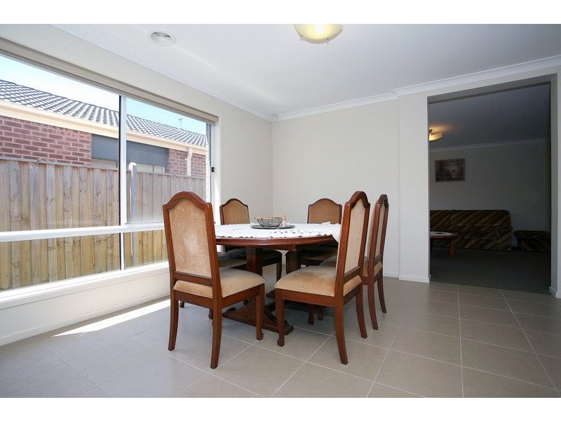 34 Bluemist Circuit, Lyndhurst VIC 3975