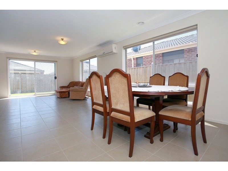 34 Bluemist Circuit, Lyndhurst VIC 3975