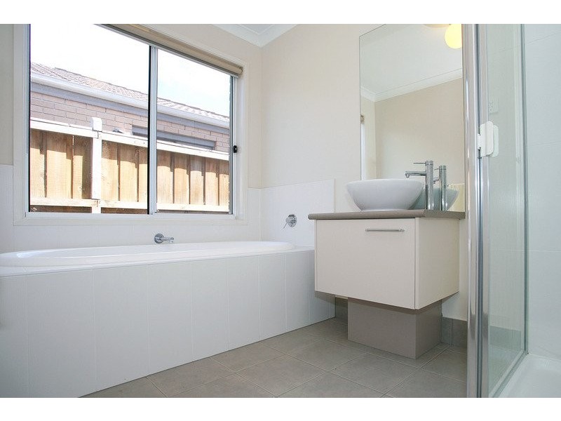 34 Bluemist Circuit, Lyndhurst VIC 3975