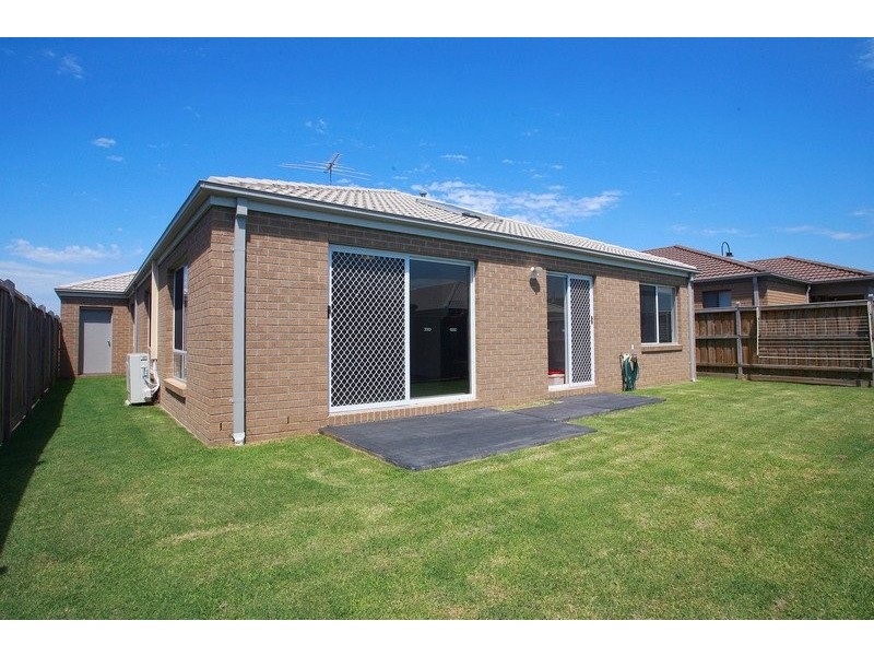 34 Bluemist Circuit, Lyndhurst VIC 3975