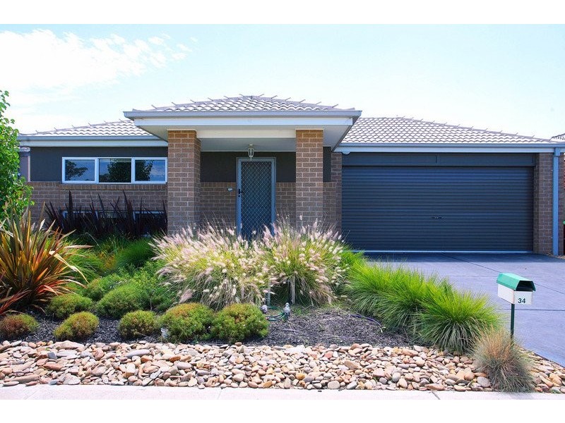 34 Bluemist Circuit, Lyndhurst VIC 3975