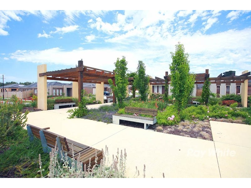 Lot 3030, Number 17 Ascent Drive, Cranbourne North VIC 3977