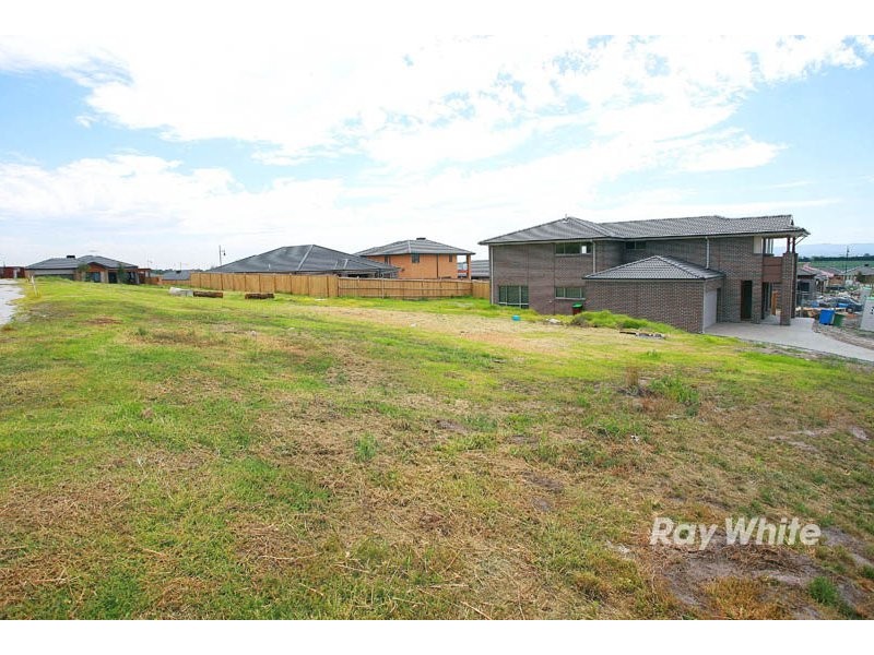 Lot 3030, Number 17 Ascent Drive, Cranbourne North VIC 3977