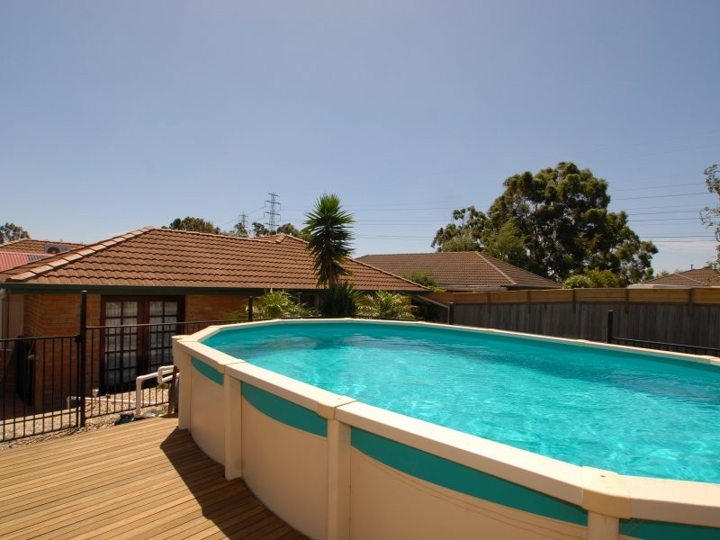 36 Scarborough Avenue, Cranbourne VIC 3977