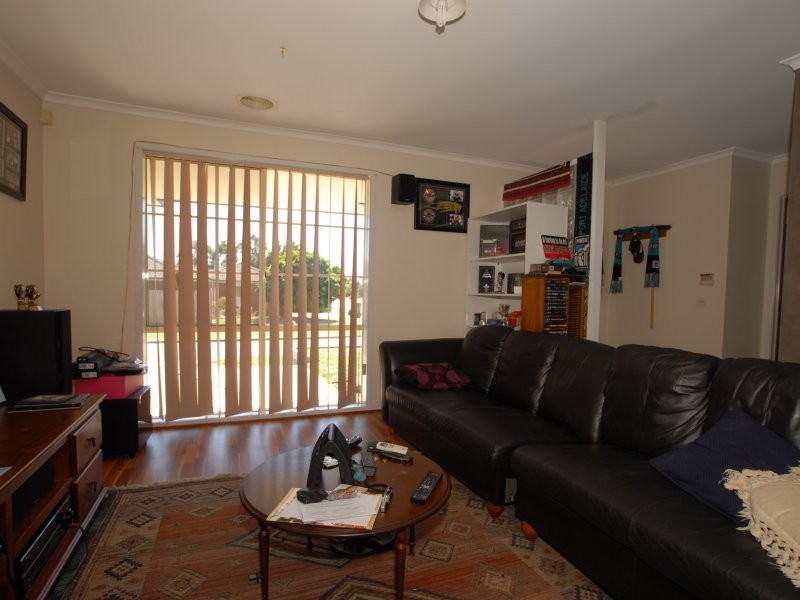 36 Scarborough Avenue, Cranbourne VIC 3977