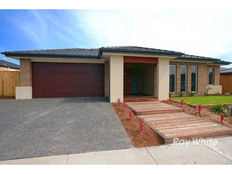 28 Nature Circuit, Cranbourne North VIC 3977