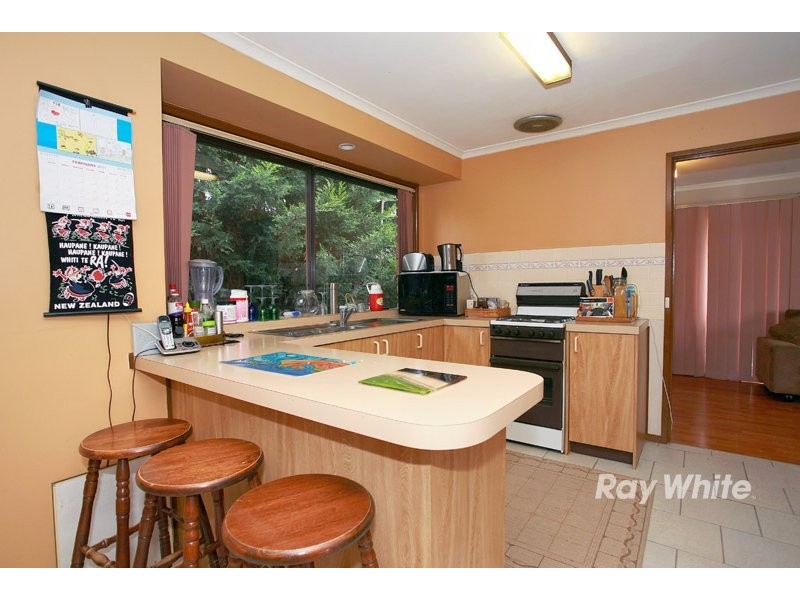 5 Hoysted Avenue, Cranbourne VIC 3977