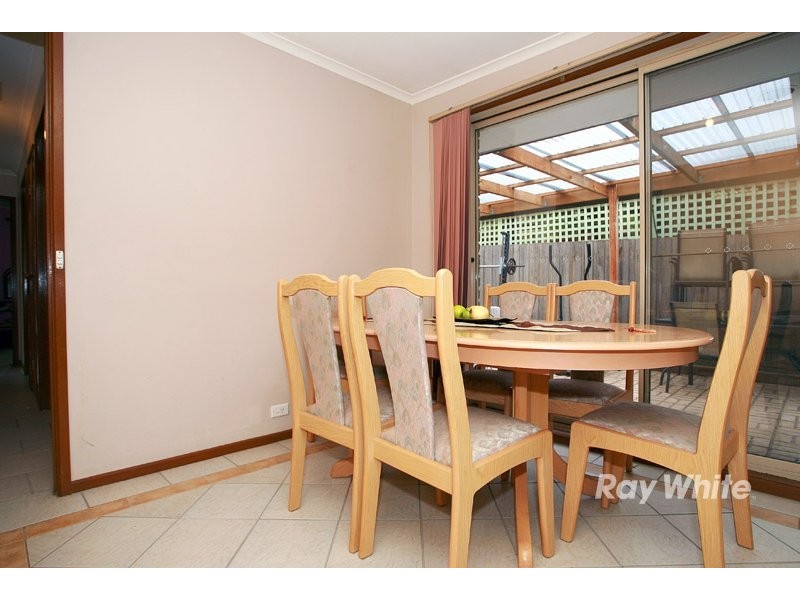 5 Hoysted Avenue, Cranbourne VIC 3977