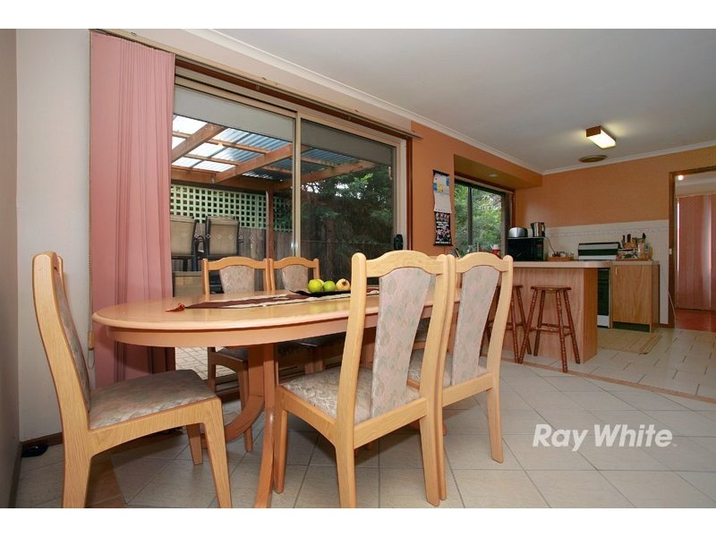 5 Hoysted Avenue, Cranbourne VIC 3977