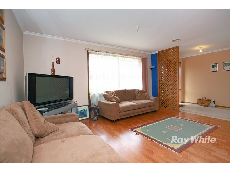 5 Hoysted Avenue, Cranbourne VIC 3977