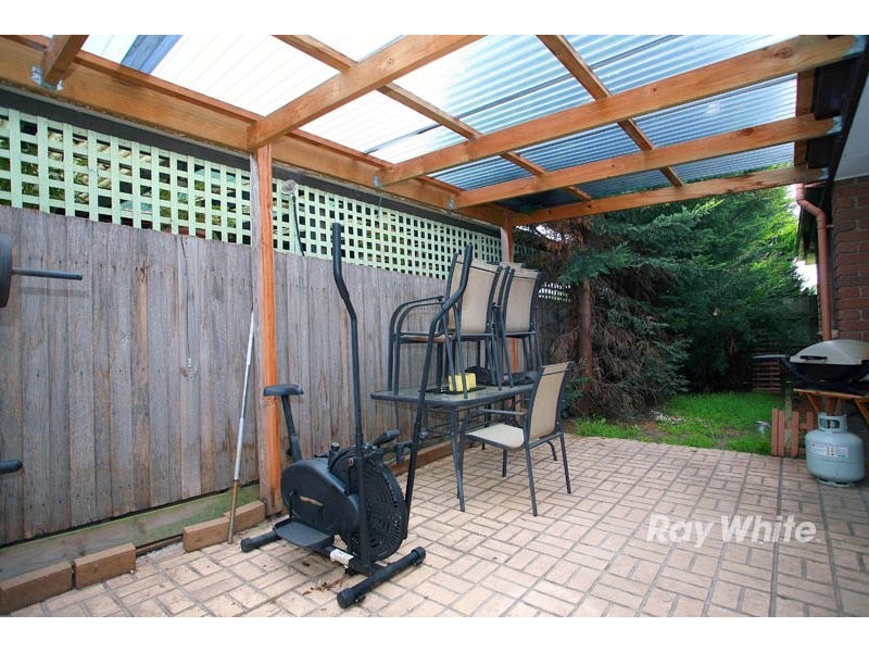 5 Hoysted Avenue, Cranbourne VIC 3977