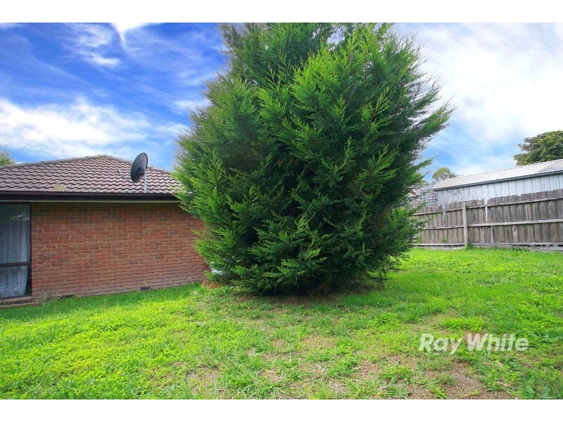 5 Hoysted Avenue, Cranbourne VIC 3977