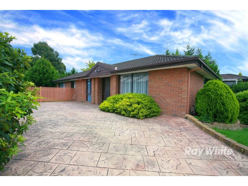 5 Hoysted Avenue, Cranbourne VIC 3977