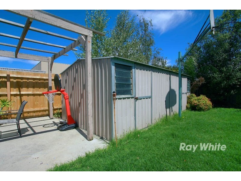 5 Woodbine Road, Cranbourne VIC 3977