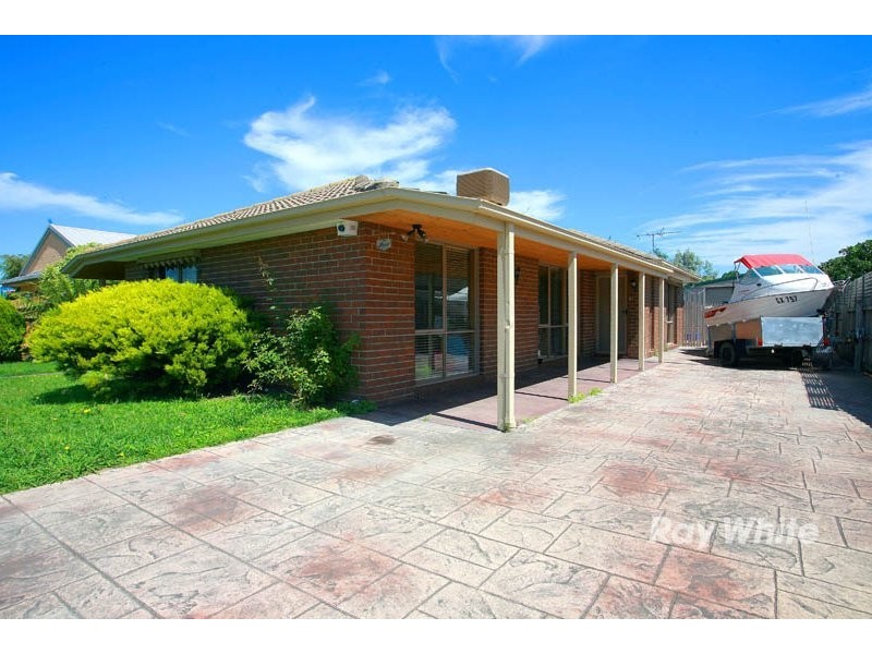 5 Woodbine Road, Cranbourne VIC 3977