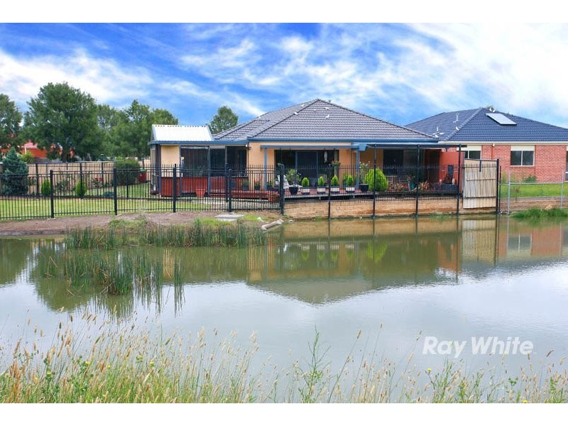 4 Amstel Mews, Cranbourne VIC 3977