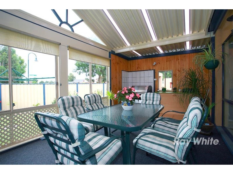 4 Amstel Mews, Cranbourne VIC 3977