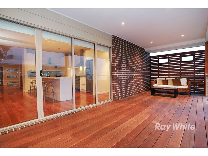 24 Greenmist Crescent, Cranbourne South VIC 3977