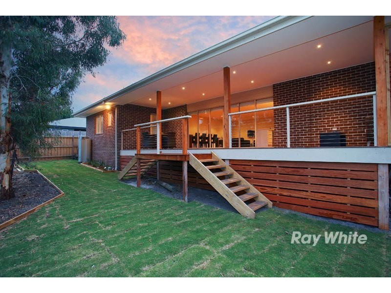 24 Greenmist Crescent, Cranbourne South VIC 3977