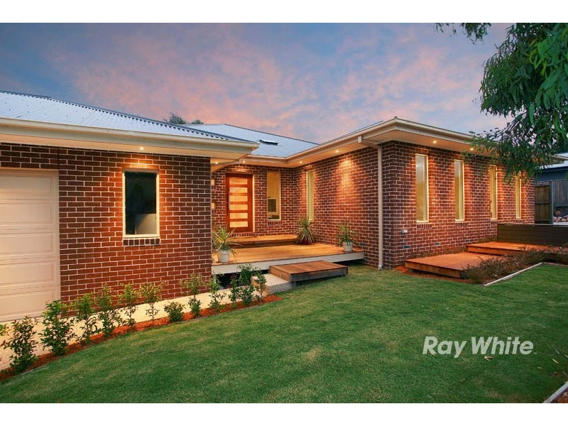 24 Greenmist Crescent, Cranbourne South VIC 3977