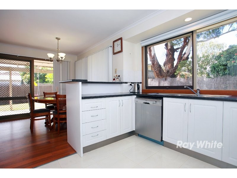 4 Kalyptos Walk, Cranbourne VIC 3977