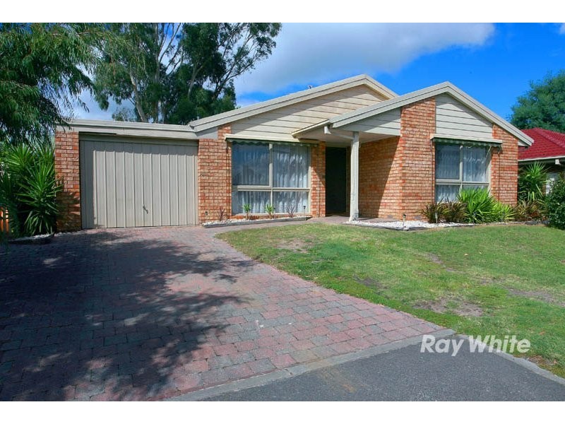 4 Kalyptos Walk, Cranbourne VIC 3977