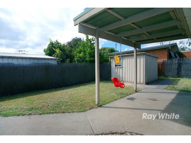 4 Kalyptos Walk, Cranbourne VIC 3977