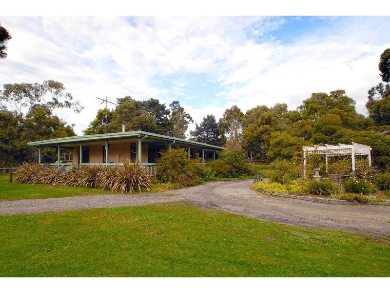 202 Smiths Lane, Cranbourne South VIC 3977