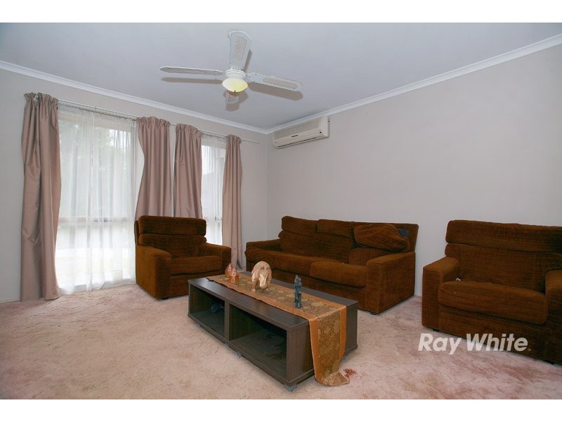 13 Rowen Court, Cranbourne North VIC 3977