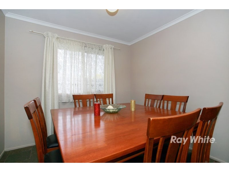 13 Rowen Court, Cranbourne North VIC 3977