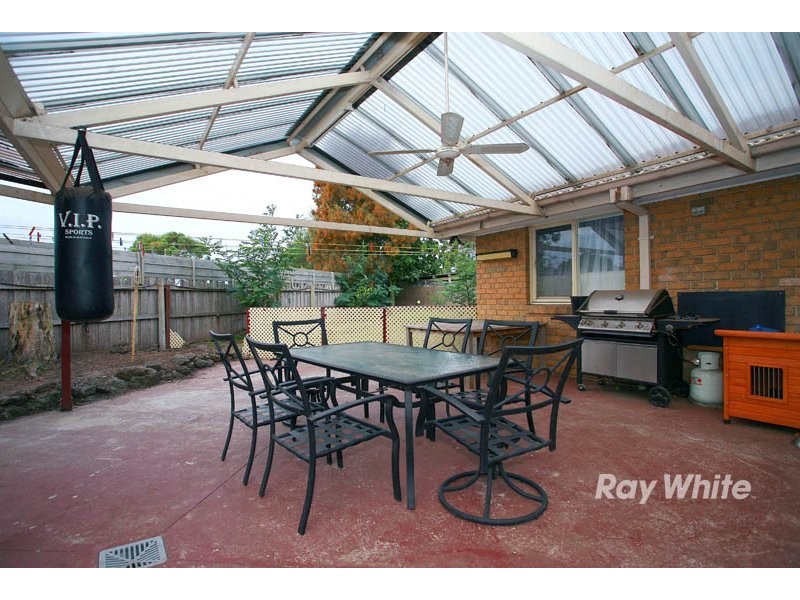 13 Rowen Court, Cranbourne North VIC 3977