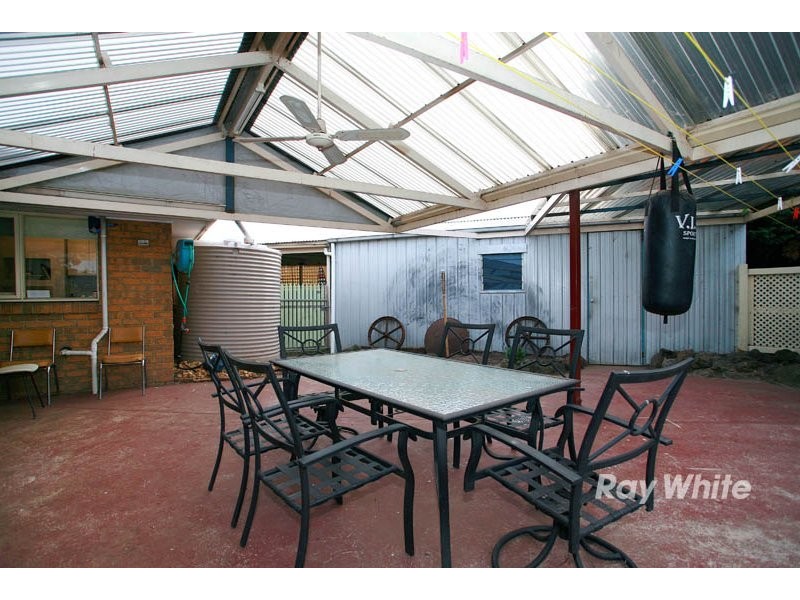 13 Rowen Court, Cranbourne North VIC 3977