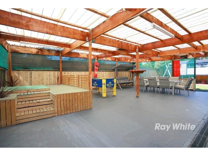 26 Lansell Drive, Cranbourne North VIC 3977