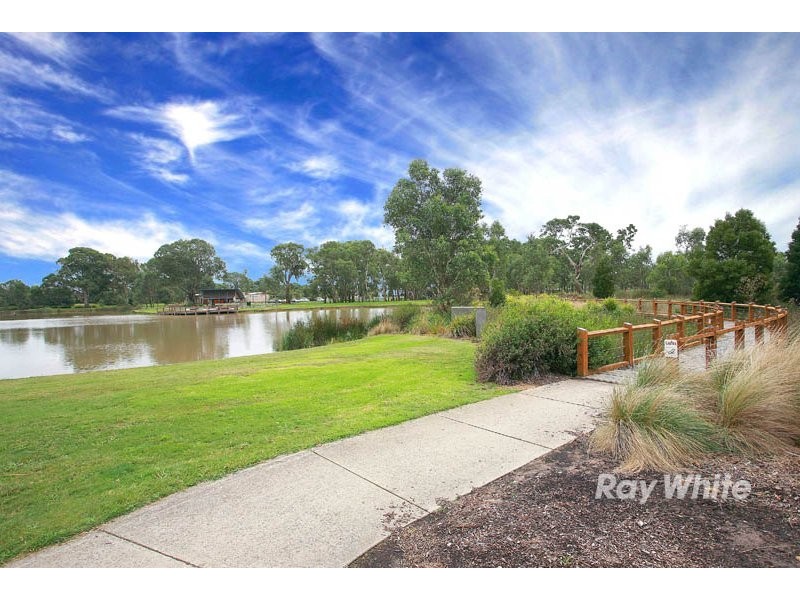 50 Henry Lawson Drive, Lynbrook VIC 3975