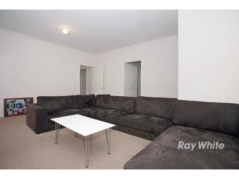 50 Henry Lawson Drive, Lynbrook VIC 3975