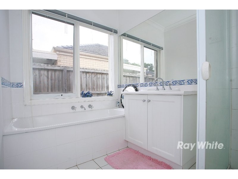 50 Henry Lawson Drive, Lynbrook VIC 3975