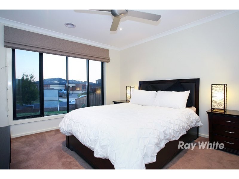 8 Hereford Close, Berwick VIC 3806