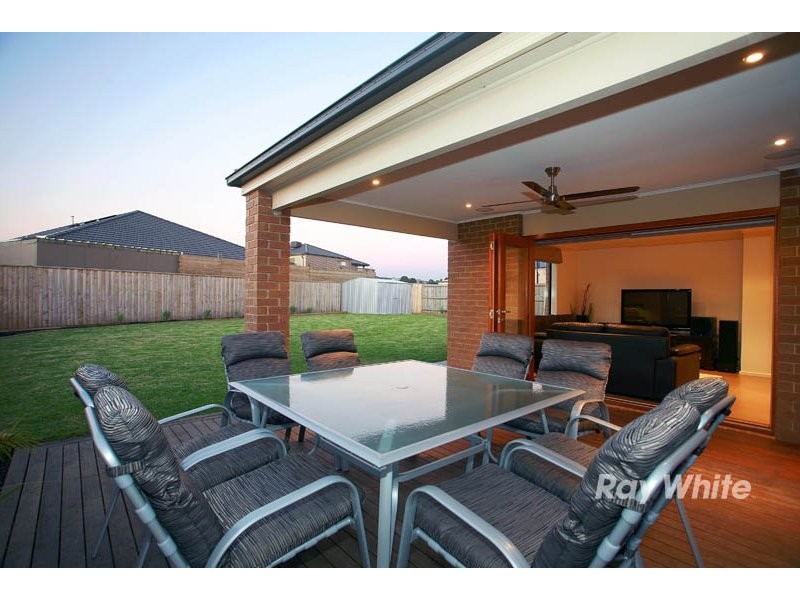 8 Hereford Close, Berwick VIC 3806
