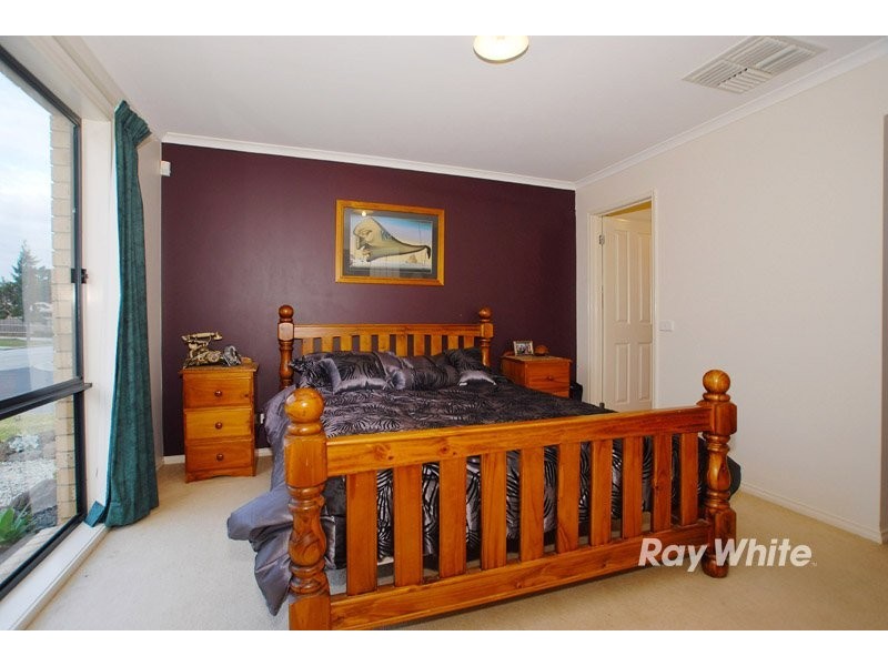 36 Gentle Annie Drive, Blind Bight VIC 3980