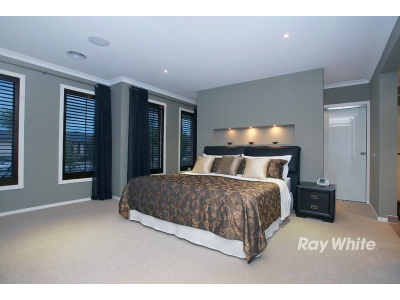 158 Settlers Run, Cranbourne South VIC 3977