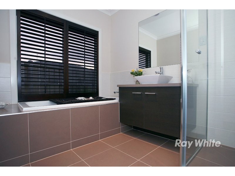 158 Settlers Run, Cranbourne South VIC 3977