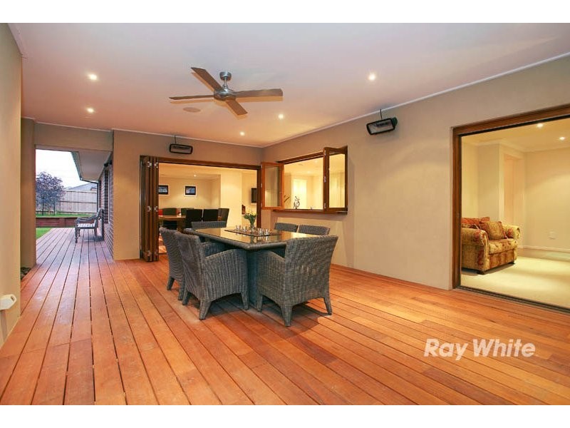 158 Settlers Run, Cranbourne South VIC 3977