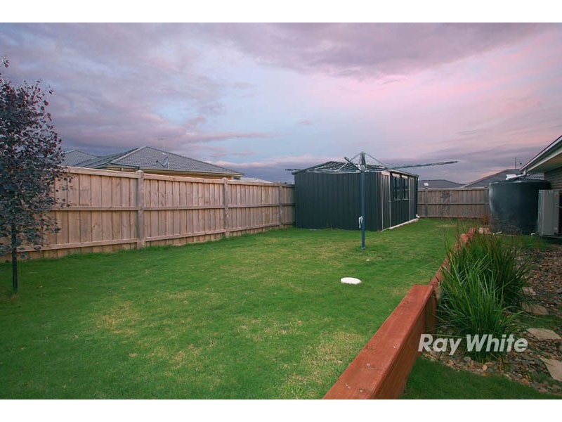 158 Settlers Run, Cranbourne South VIC 3977
